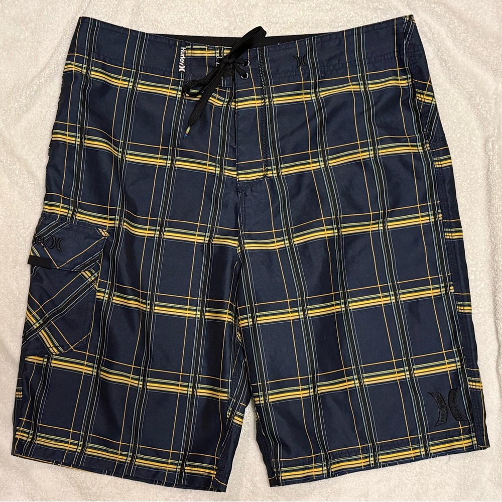 Hurley Men’s 33 Blue and Yellow Board Shorts with Plaid Design